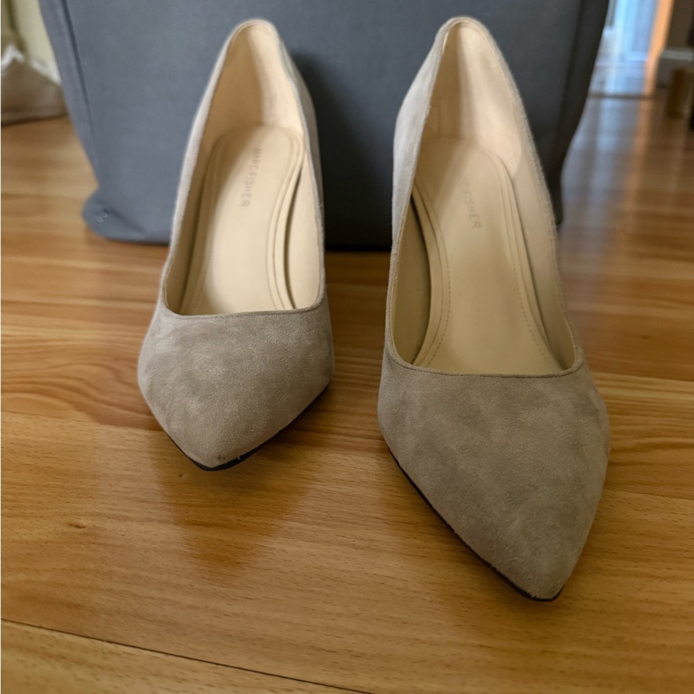 Women's Grey Pointed Toe Suede Pumps
